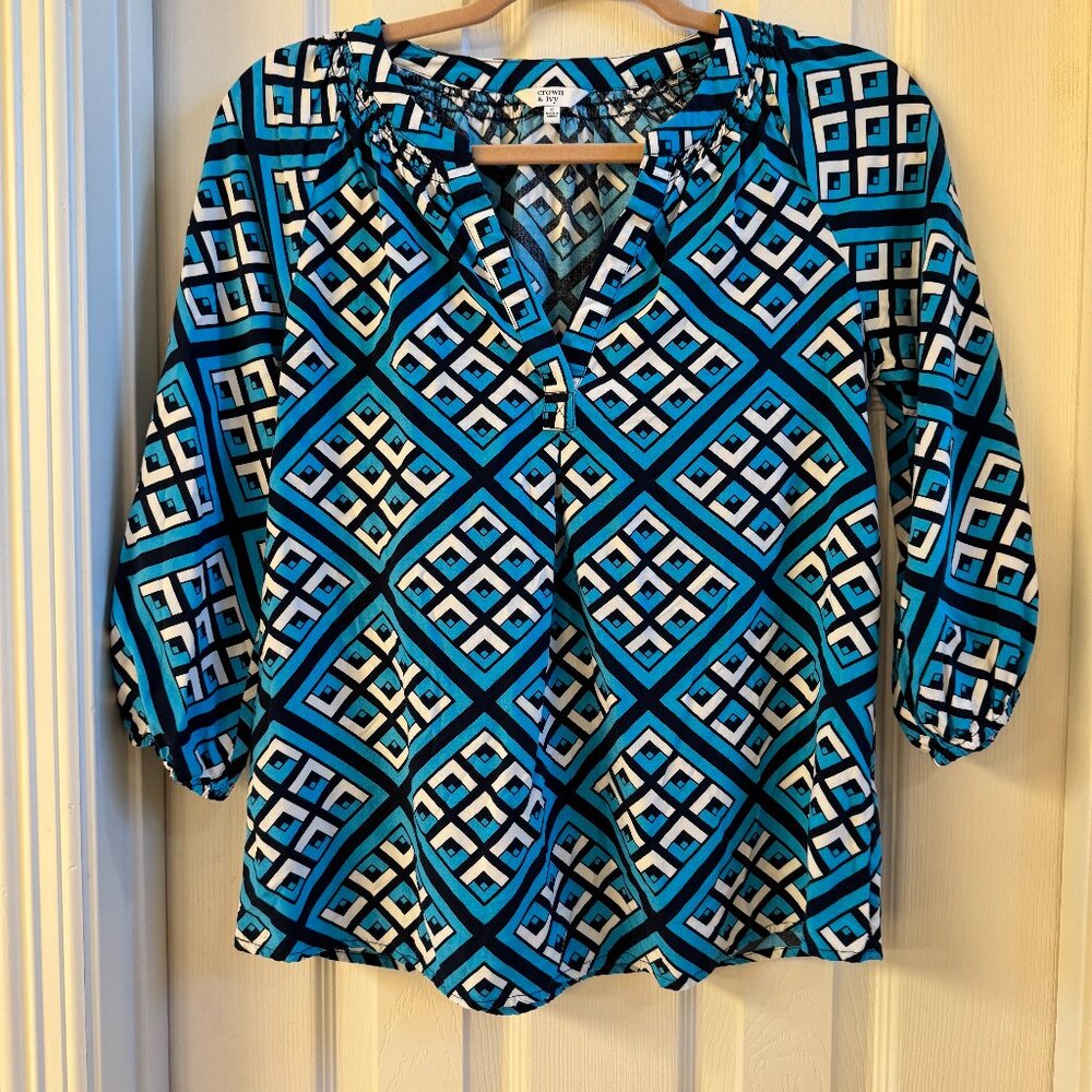 Crown & Ivy ¾ sleeve, women, size S, blue geometric pattern blouse